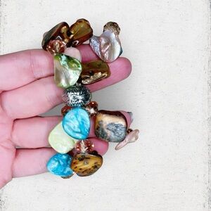 4530u. Handmade Shell Stretch Bracelet